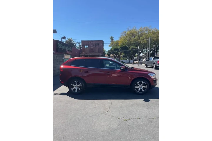 $10995 : 2013 XC60 T6 image 5
