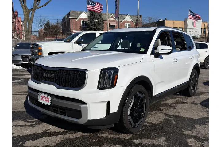 $32695 : Kia Telluride 2024 AWD EX 4d image 1