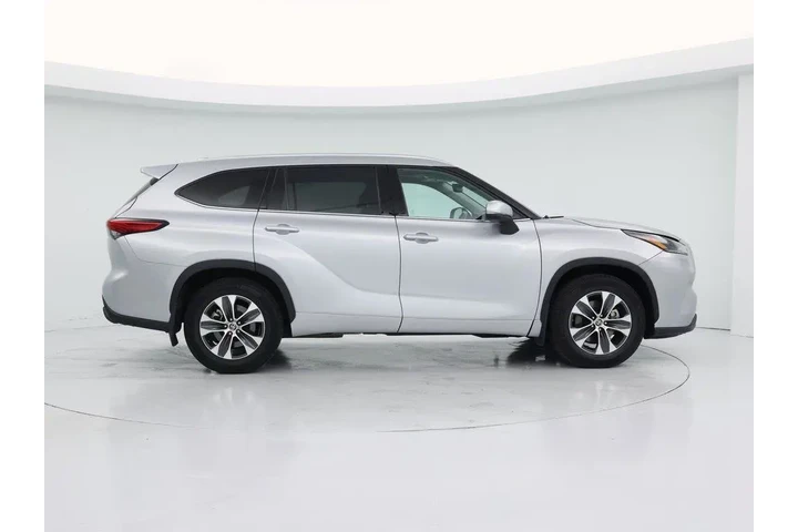 $26998 : Toyota Highlander 2021 XLE 4 image 7