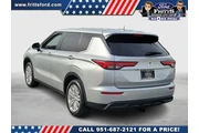 $21199 : Mitsubishi Outlander 2023 ES thumbnail
