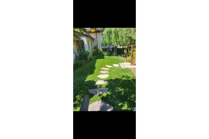 Alvarez Gardening image 4