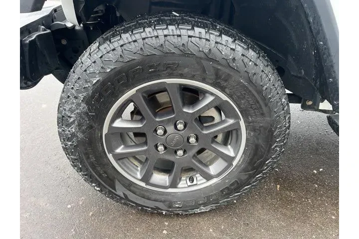 $24652 : Jeep Gladiator 2020 4x4 Over image 9