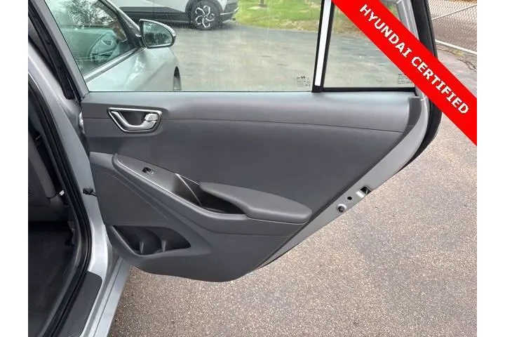 $16500 : Hyundai IONIQ Plug-in Hybrid image 9