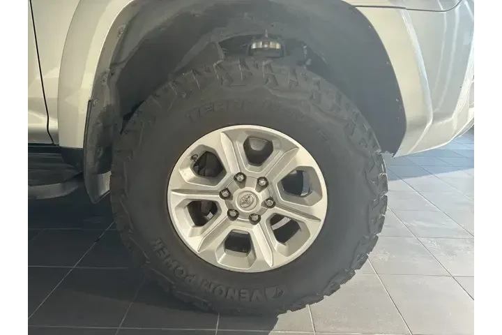 $29613 : Toyota 4Runner 2021 4x4 SR5 image 5