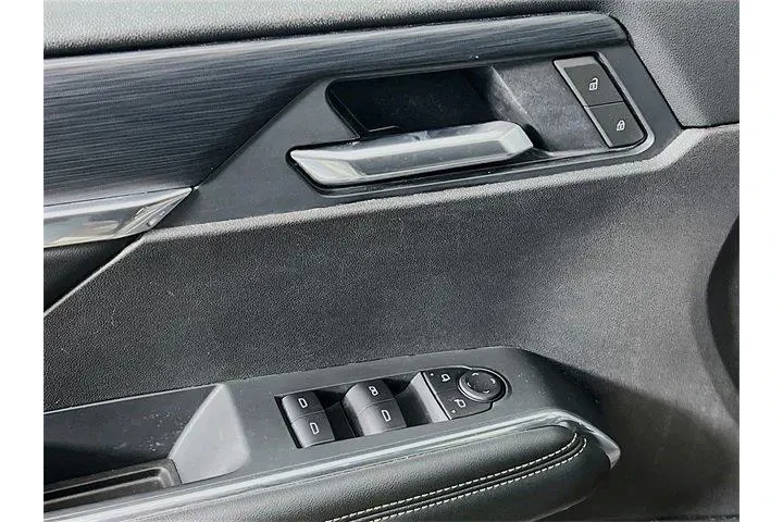 $33975 : GMC Acadia 2025 Elevation 4d image 9