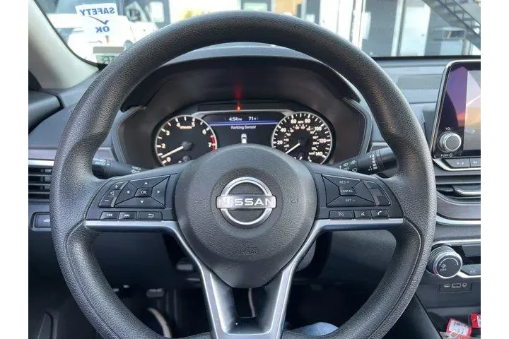 $17981 : Nissan Altima 2024 2.5 SV 4d image 10