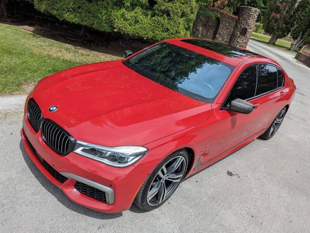 $61799 : 2018 BMW 7 Series M760i xDrive image 6