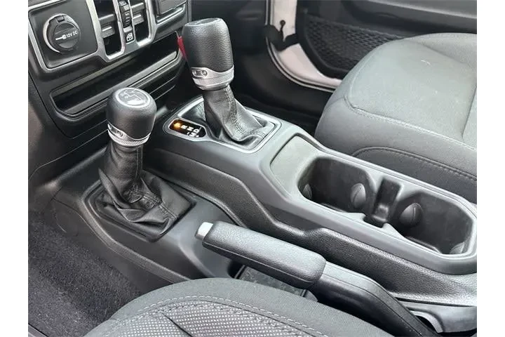 $28500 : Jeep Gladiator 2023 4x4 Spor image 5