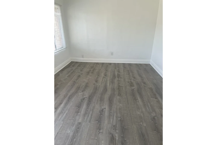 $1500 : 1317 Fedora St Los Angeles image 6