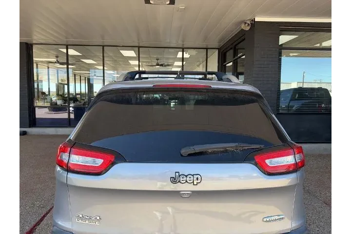 Jeep Cherokee 2015 4x4 Latit image 7