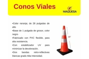 Conos PVC naranja de uso víal en San Salvador
