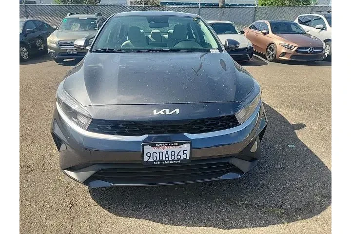 $20691 : Kia Forte 2023 LX 4dr Sedan image 2