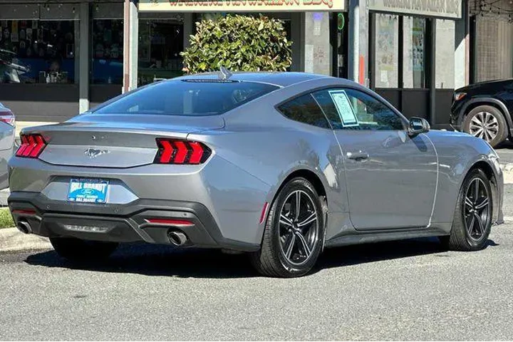 $24360 : Ford Mustang 2024 EcoBoost 2 image 3