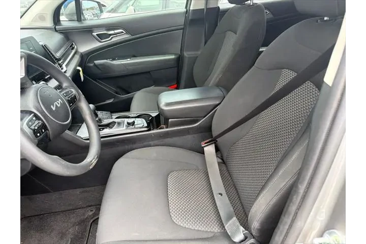 $22991 : Kia Sportage 2023 AWD LX 4dr image 1