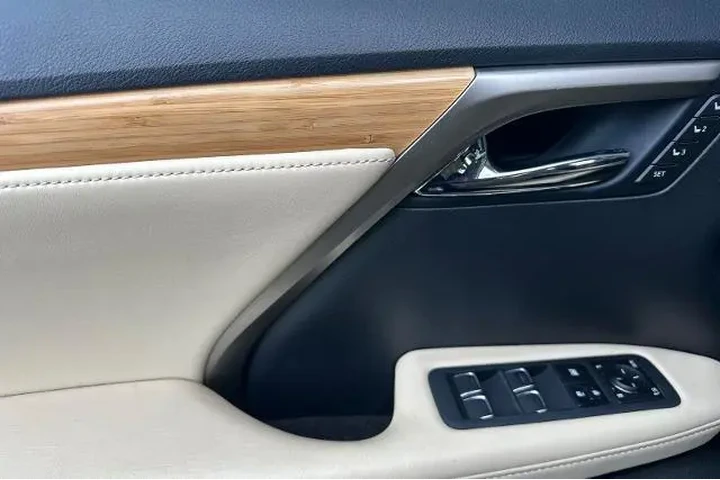 $38792 : Lexus RX 350L 2022 4dr SUV image 8