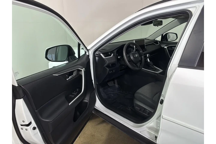 $35097 : Gold Certified 2024 RAV4 XLE image 2