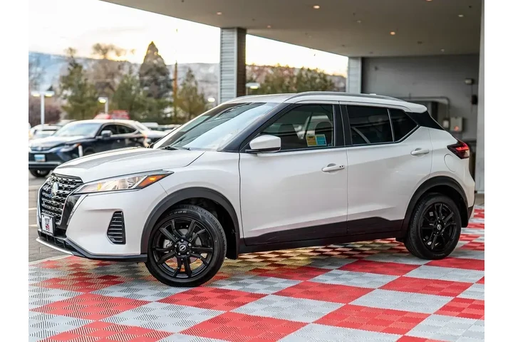 $16288 : Nissan Kicks 2023 SV 4dr Cro image 1