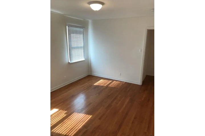 $2458 : 3bed available in Los Angeles image 9