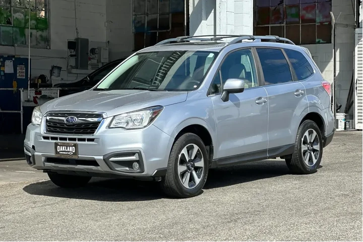 Subaru Forester 2017 AWD 2.5 image 8