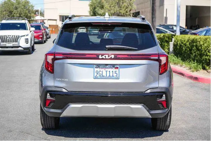 $21000 : Kia Seltos 2024 S 4dr SUV image 8