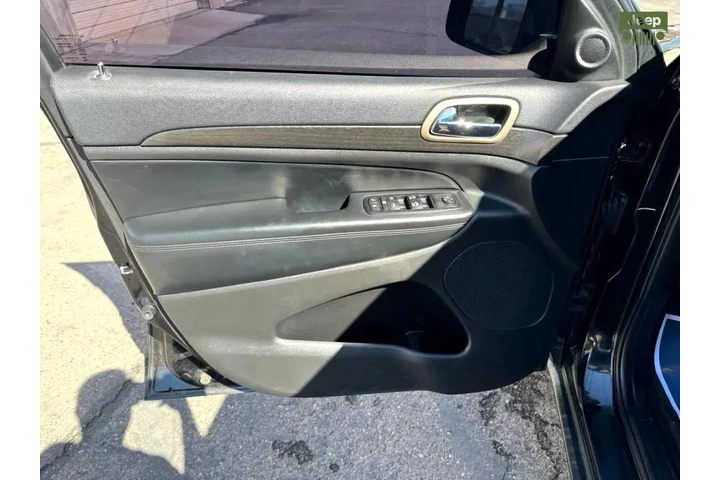 $14990 : 2015 Grand Cherokee Laredo 4WD image 9