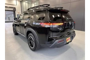 $34395 : Nissan Pathfinder 2024 AWD R thumbnail