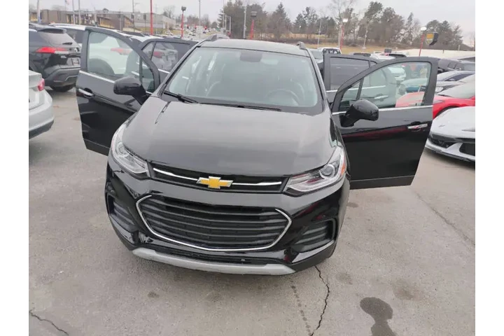 $13850 : 2019 Trax LT image 3