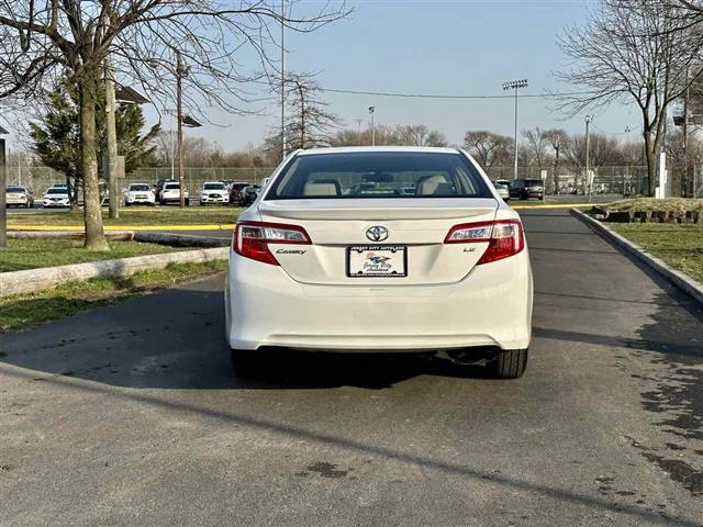 $12095 : 2013 Camry LE image 7