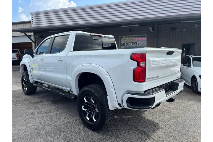 2019 Silverado 1500 RST Crew image 6