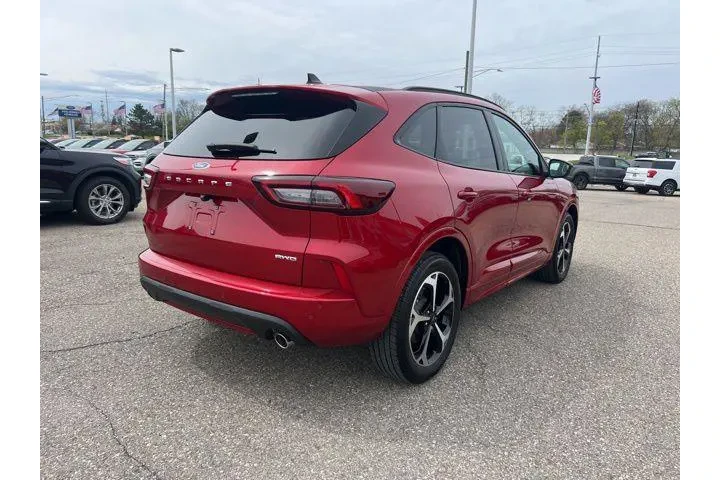 $24814 : Ford Escape 2023 AWD ST-Line image 4