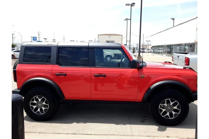 $52495 : 2024 Bronco Badlands image 6