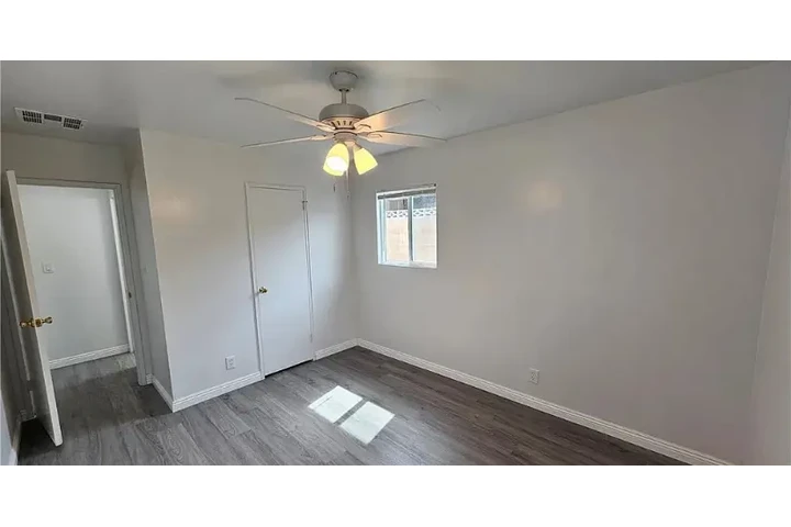 $2500 : Nice 3Bed 2Bath in South Gate image 6