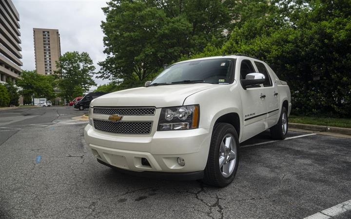 $24000 : 2012 CHEVROLET AVALANCHE image 7