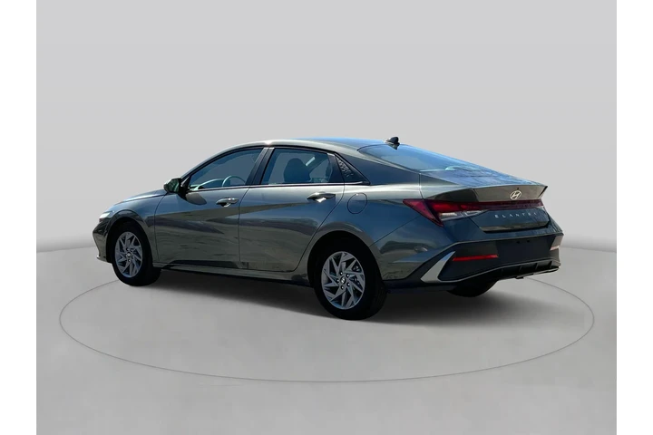 $18420 : Hyundai ELANTRA 2024 SEL 4dr image 4