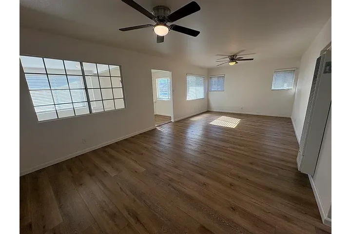 $800 : Remodeled kitchen and bathroom image 3