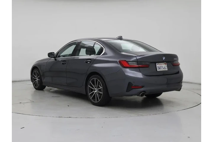 $26998 : BMW 3 Series 2021 330e 4dr S image 2