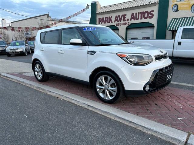 $8495 : 2016 Soul + image 2