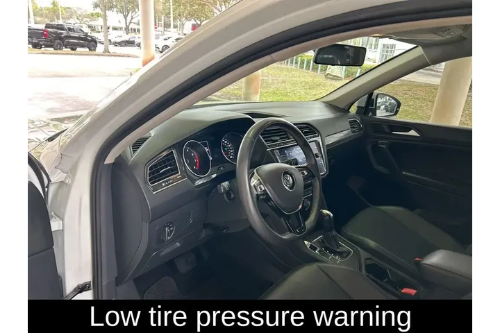 $11813 : Volkswagen Tiguan 2021 SE 4d image 6