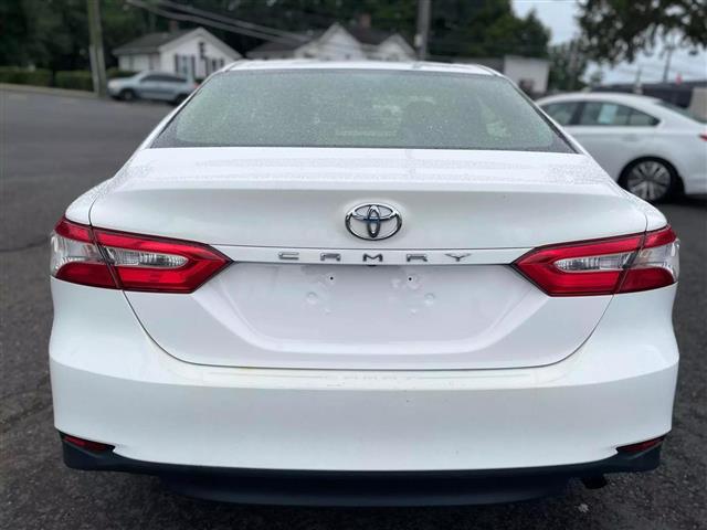 $15900 : 2018 TOYOTA CAMRY2018 TOYOTA image 6