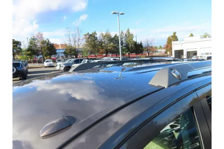 $10000 : Nissan Armada 2014 4x4 SV 4d image 9