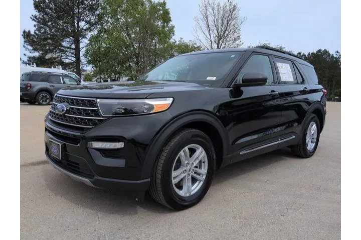 $29797 : Ford Explorer 2024 XLT 4dr S image 8