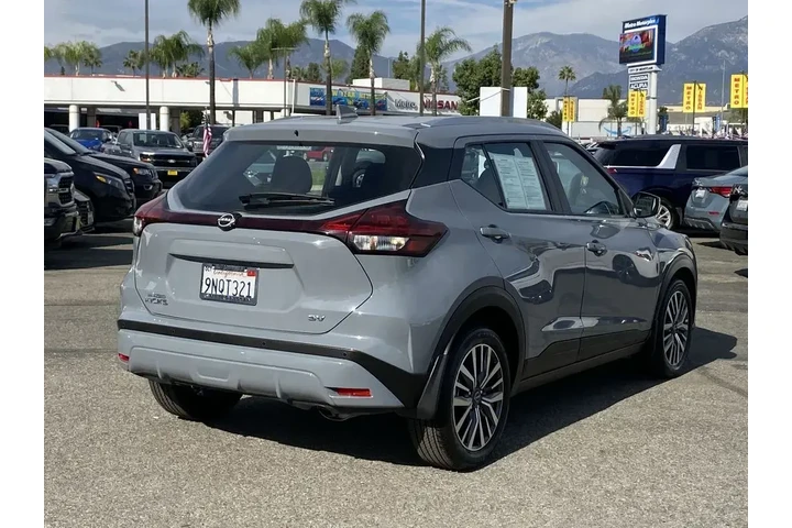 $18999 : Nissan Kicks 2024 SV 4dr Cro image 3