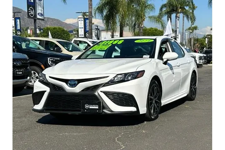 $28495 : Toyota Camry Hybrid 2024 SE image 4