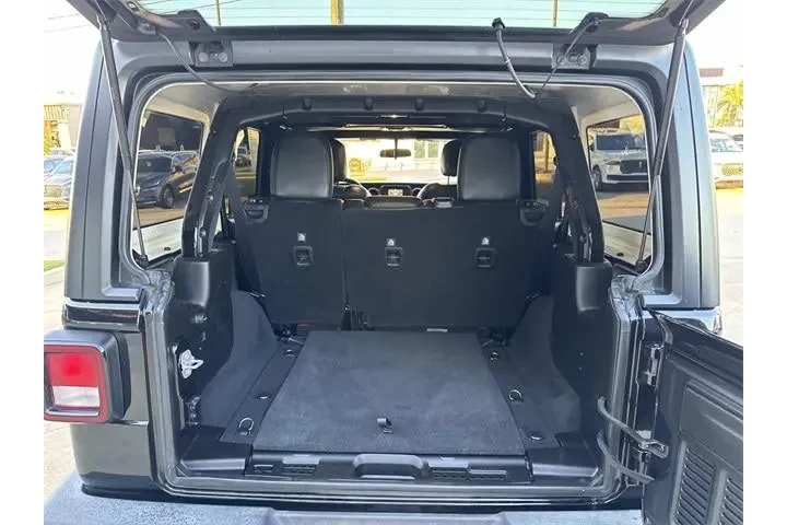 $23880 : Jeep Wrangler Unlimited 2019 image 9