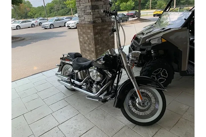 $10900 : 2009 Deluxe image 1