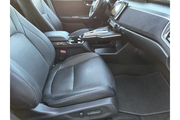 Honda Clarity Plug-In Hybrid image 10