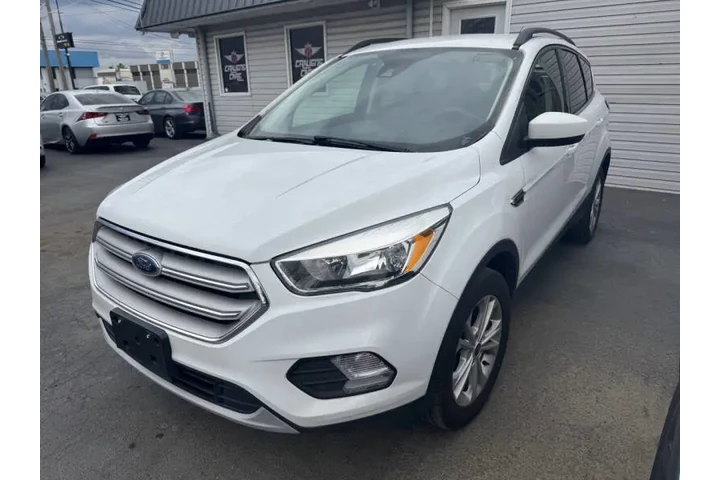2018 Escape SE image 1