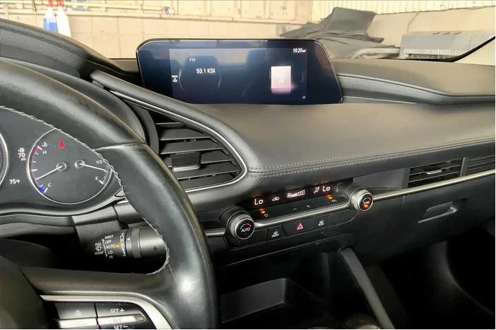 $19688 : Mazda Mazda3 Sedan 2023 2.5 image 6