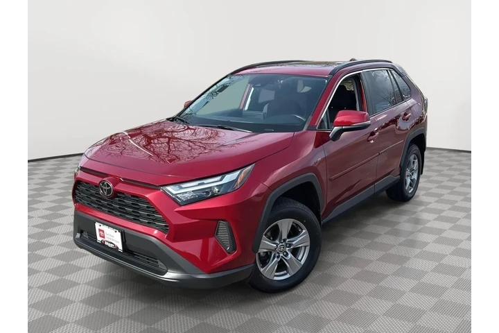 $30000 : Gold Certified 2023 RAV4 XLE image 1