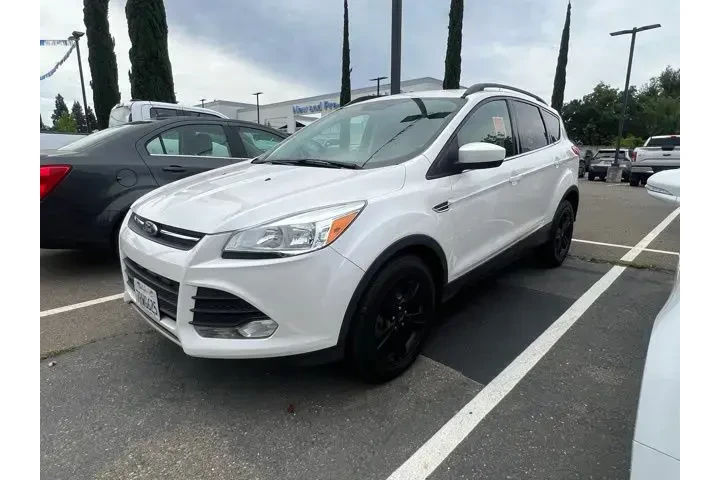 $10988 : Ford Escape 2016 SE 4dr SUV image 1